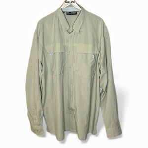 Under Armour HeatGear  Men's XXL long Sleeve Button Down 100% Polyester Shirt